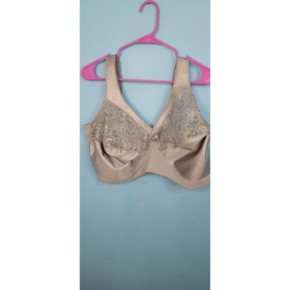 Glamorise 52D Gray Bra with cushion adjustable strap and lace - Picture 2 of 7